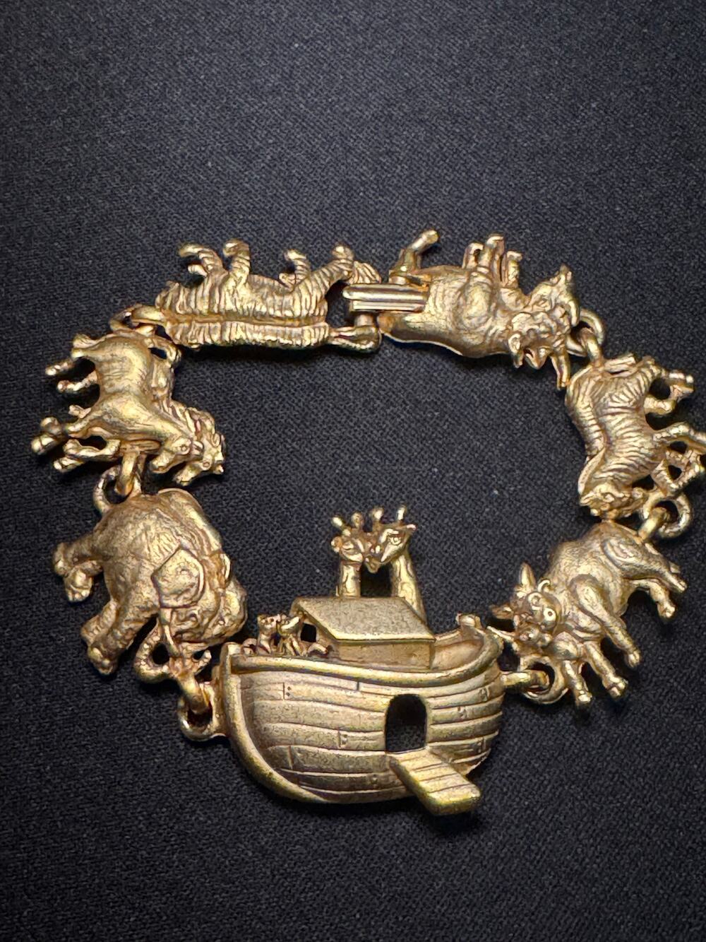 Noah's Ark Gold Tone Bracelet Size 6.5
